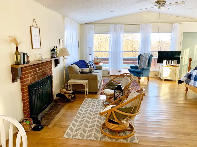 Sw Honied White Living Room