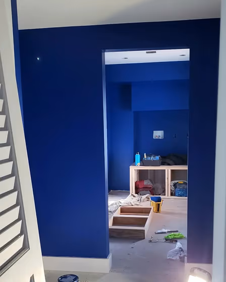 Sw Honorable Blue Hallway