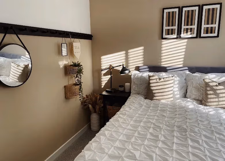 Jitney bedroom review