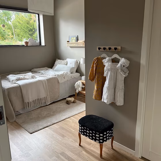 Jotun Present kids' room color