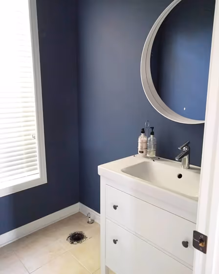 Benjamin Moore Kensington Blue CC-780 bathroom