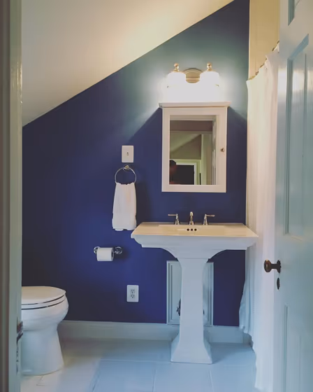 Benjamin Moore Kensington Blue CC-780 bathroom