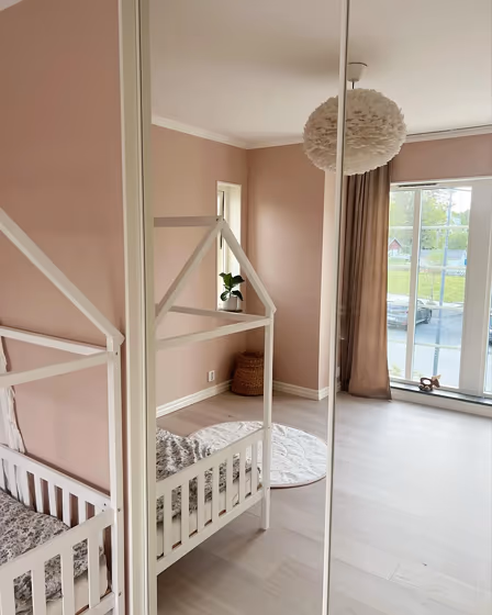 Jotun Deco Pink kidsroom color paint