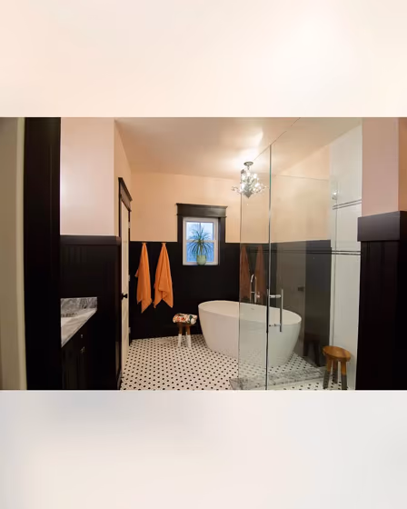 Sw Koral Kicks Master Bathroom