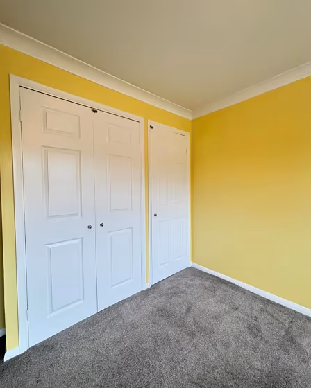 Dulux Lemon Tropics wall paint makeover