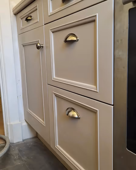 Little Greene Mushroom 142 kitchen cabinets