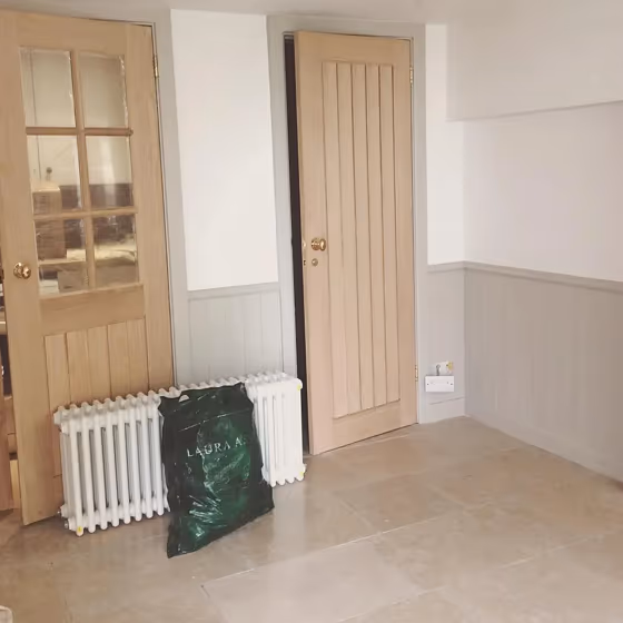 Slaked Lime - Dark wall panelling