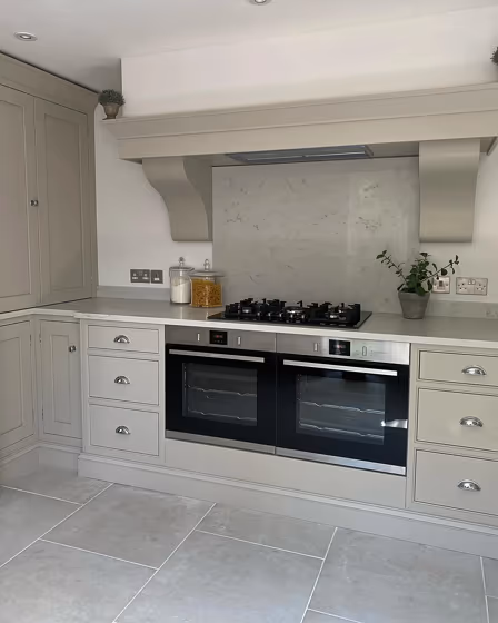 Little Greene Slaked Lime - Dark kitchen cabinets