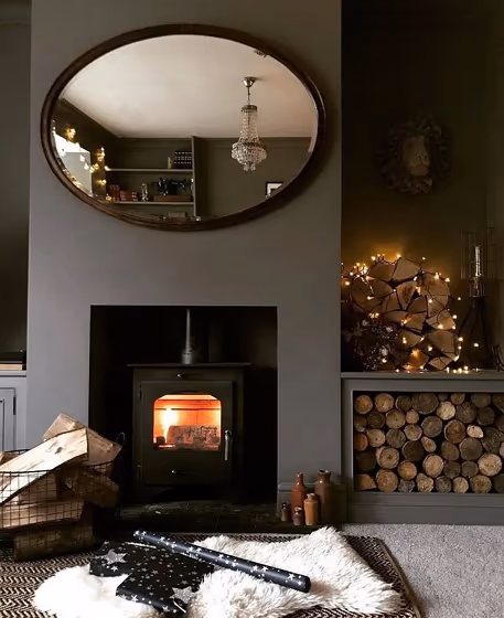 Dark grey paint color Mole's Breath Farrow and Ball