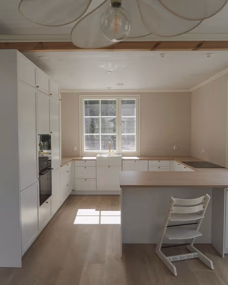 Tikkurila Mulberry H484 kitchen