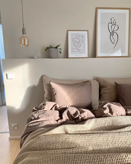 Tikkurila Mulberry H484 bedroom