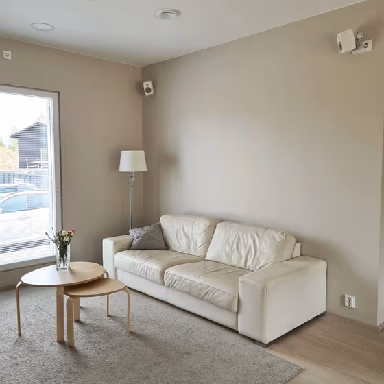 Tikkurila Mulberry H484 living room
