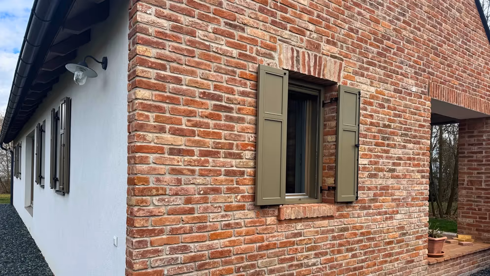 RAL 7002 exterior color