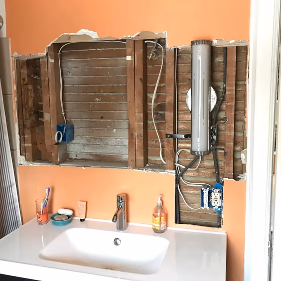 SW Outgoing Orange bathroom color