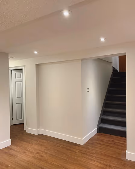 Benjamin Moore Pale Oak Hallway