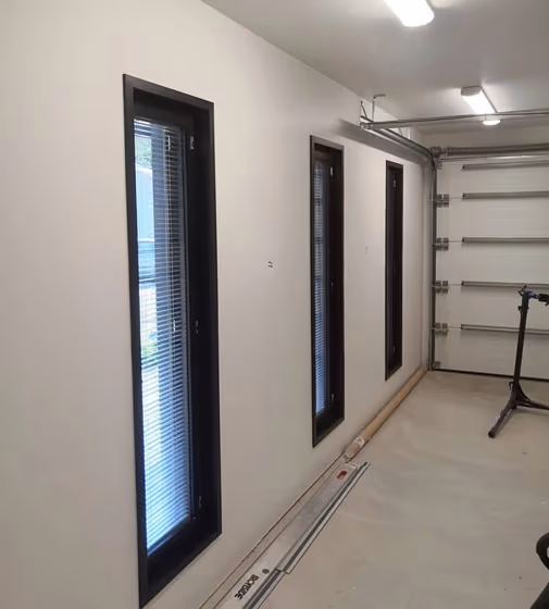 Tikkurila Paper F497 house garage interior