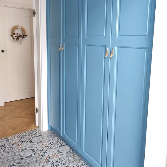 Pastel blue RAL 5024 closet
