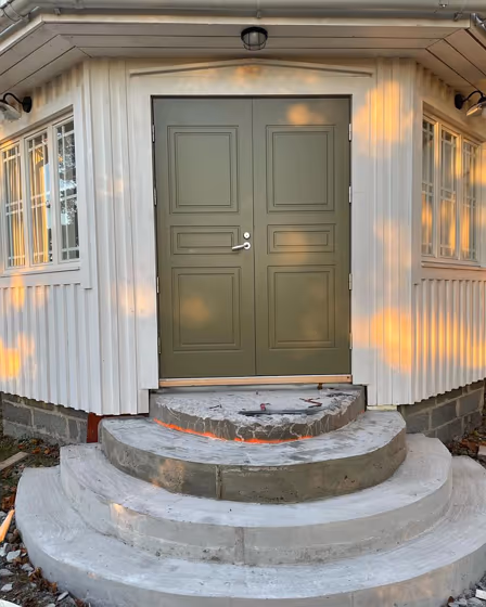 Reed green RAL 6013 door