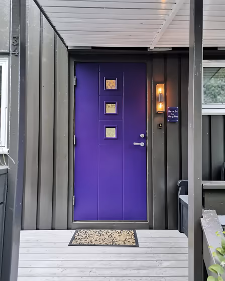 NCS S 5040-R60B front door color