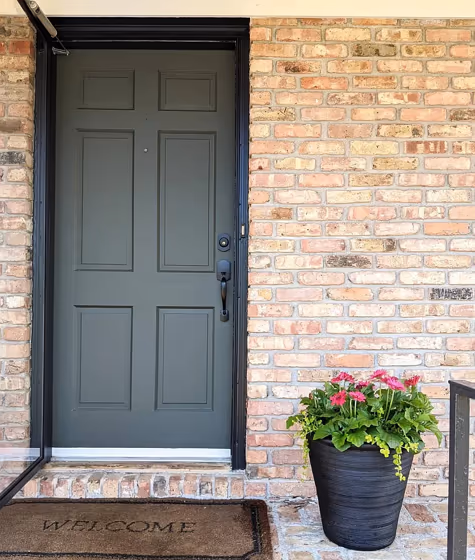 Sherwin Williams Shade-Grown front door color