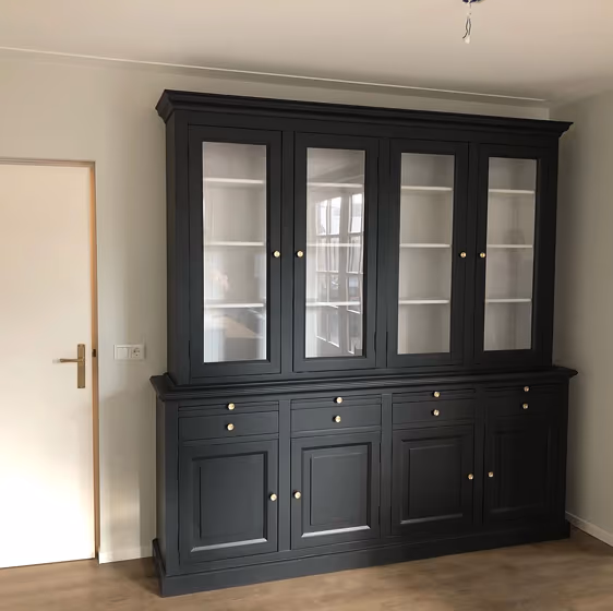 Signal black RAL 9004 painted closet