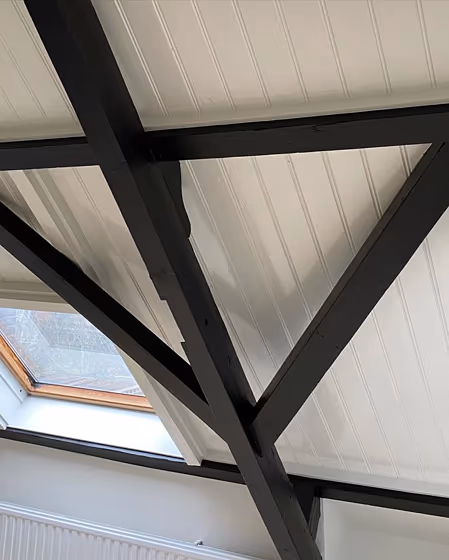 Signal black RAL 9004 painted roof beams
