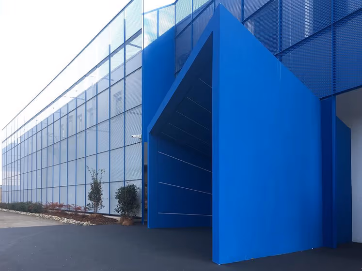 Signal blue RAL 5005 exterior