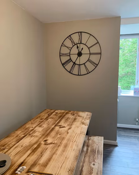 Greige wall Dulux Stone Green review