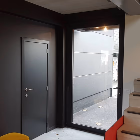 RAL Classic Traffic black RAL 9017 paint