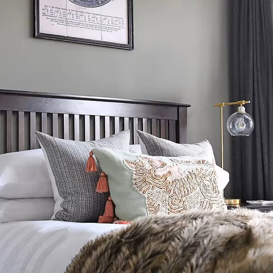 Treron bedroom review