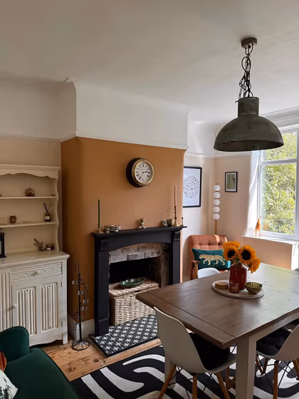 Valspar Cinnamon Scone dining room accent wall