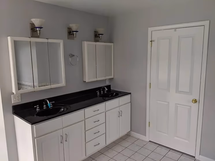 Valspar Gravity bathroom paint review