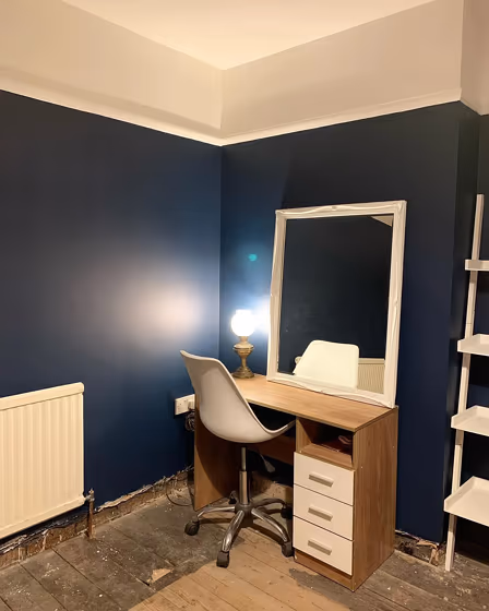 Dulux Venetian Crystal 1 wall paint 