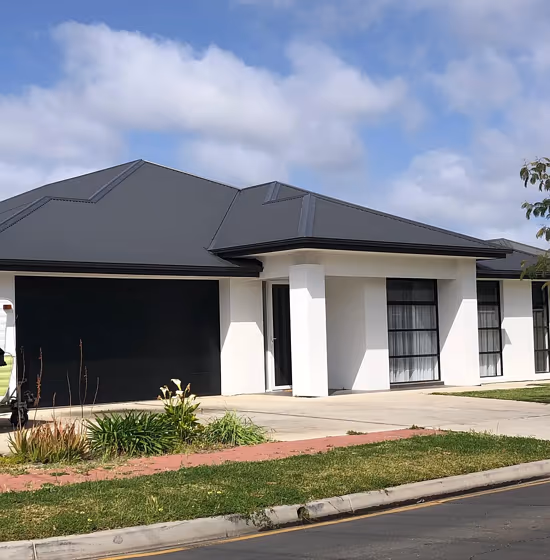 Dulux Vivid White SW1G1 house exterior