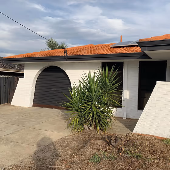 Dulux Vivid White SW1G1 exterior paint