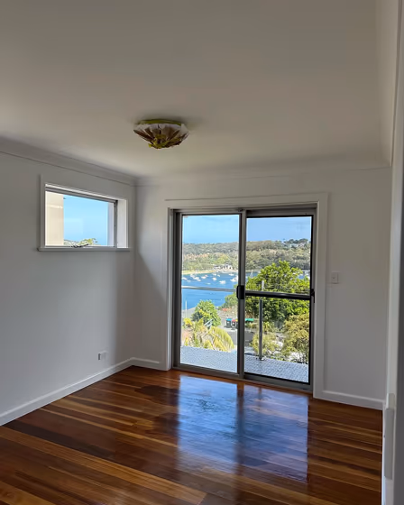 Dulux Vivid White SW1G1 wall paint