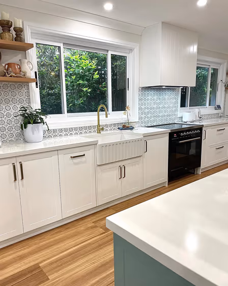 Dulux Vivid White SW1G1 kitchen cabinets