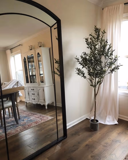 White scandinavian interior Sherwin Williams White Duck