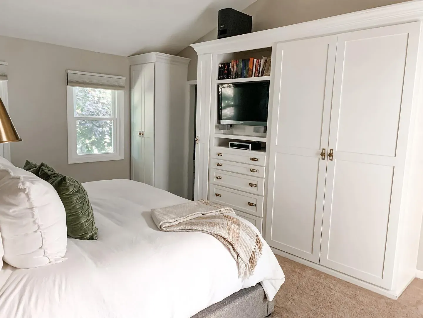 Sw Accessible Beige Bedroom