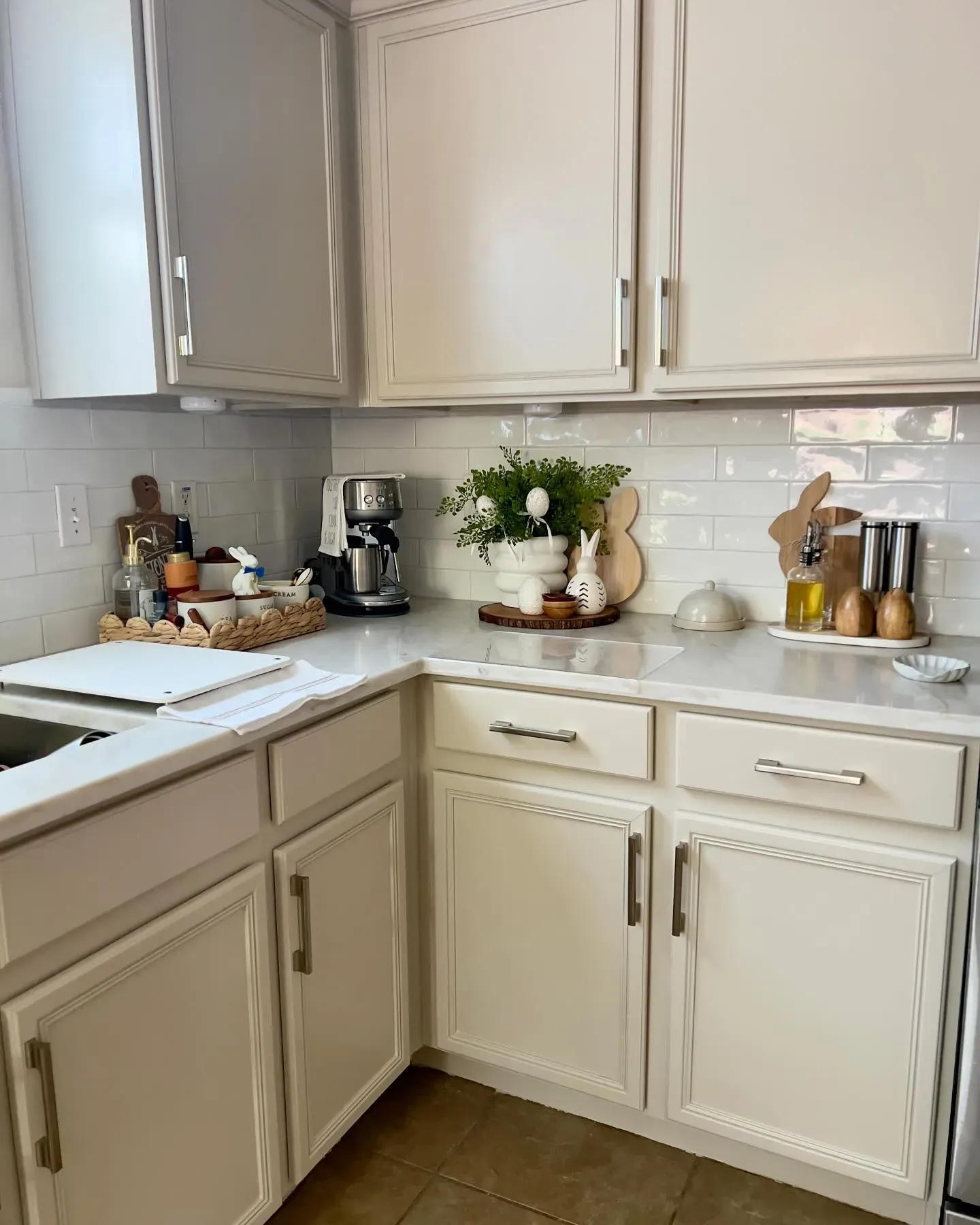 SW Accessible Beige kitchen cabinets paint review