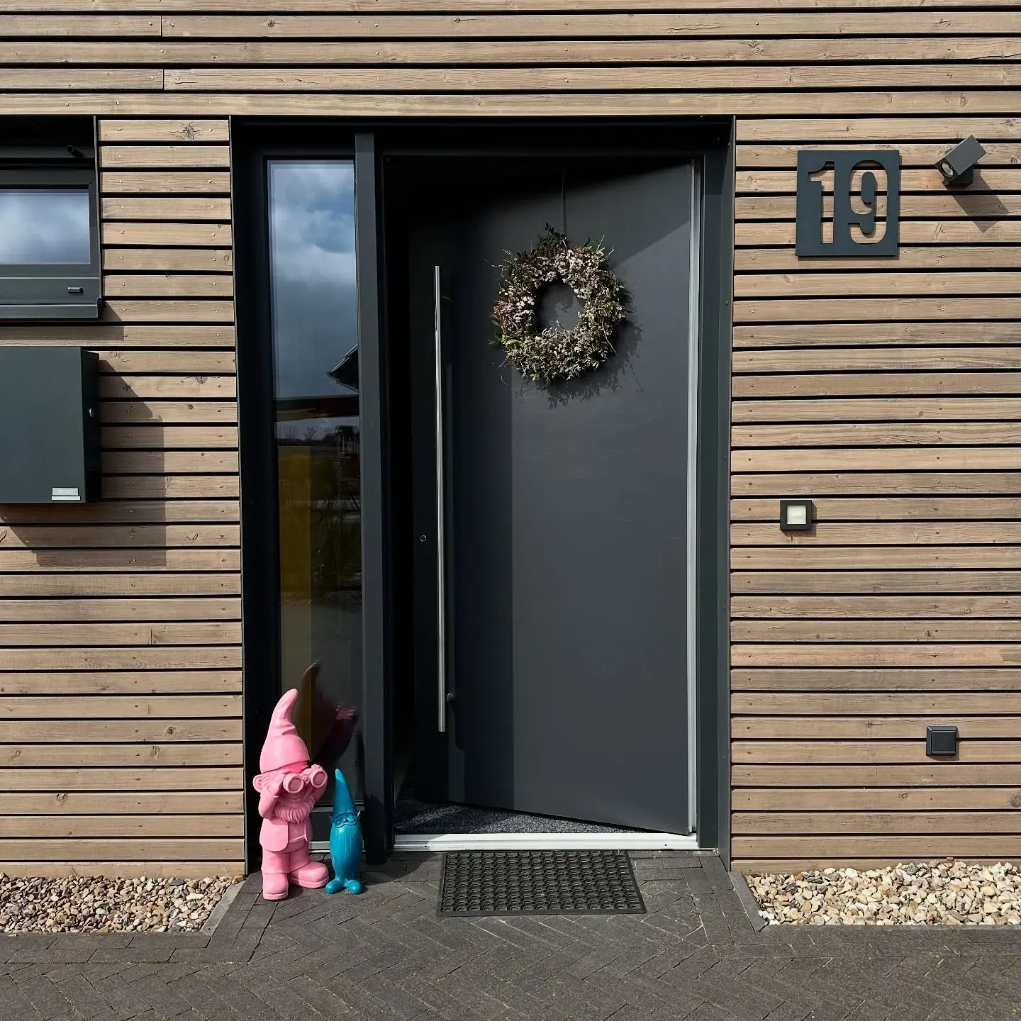 RAL 7016 front door paint review