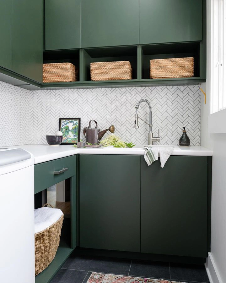 Minimal green kitchen cabinets Backwoods BM