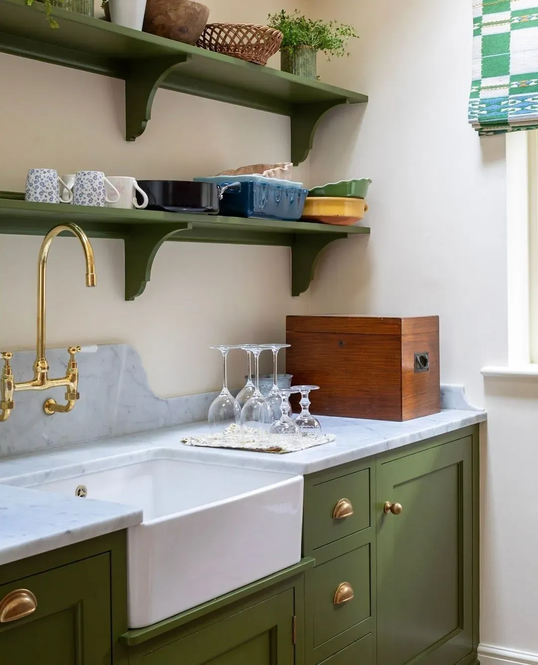 Farrow and Ball 298 kitchen cabinets picture