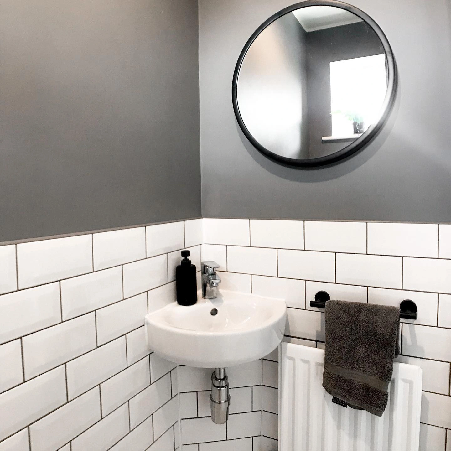Scandinavian bathroom interior Farrow and Ball Plummet review