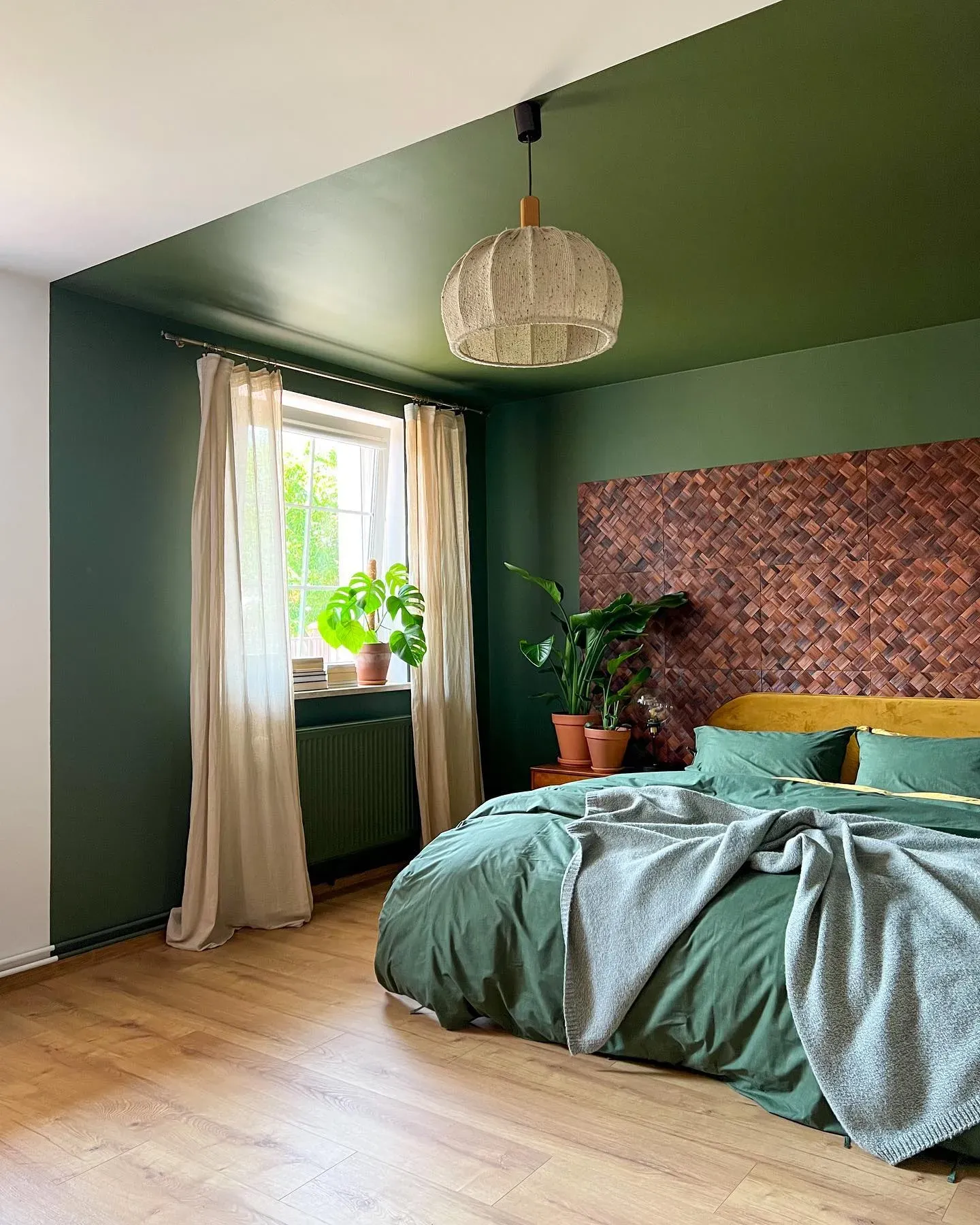 Benjamin Moore Alligator Alley bedroom color