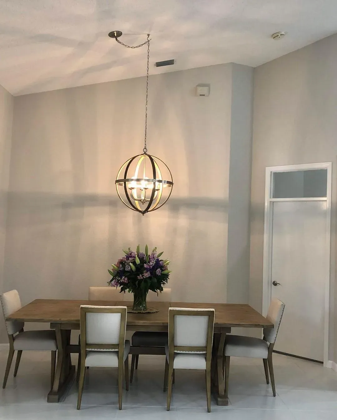 Benjamin Moore OC-27 living room color