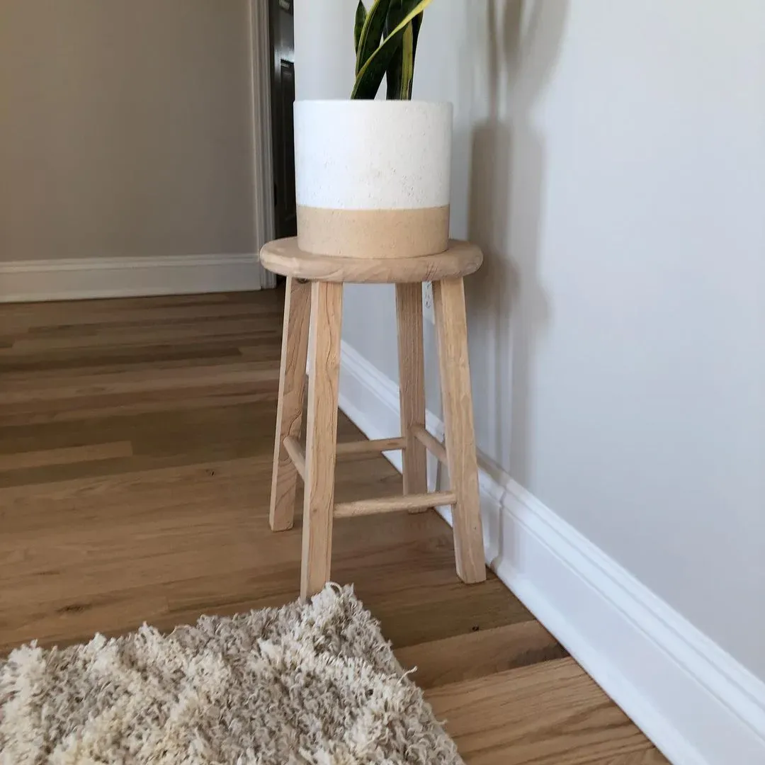 Benjamin Moore OC-27 living room color