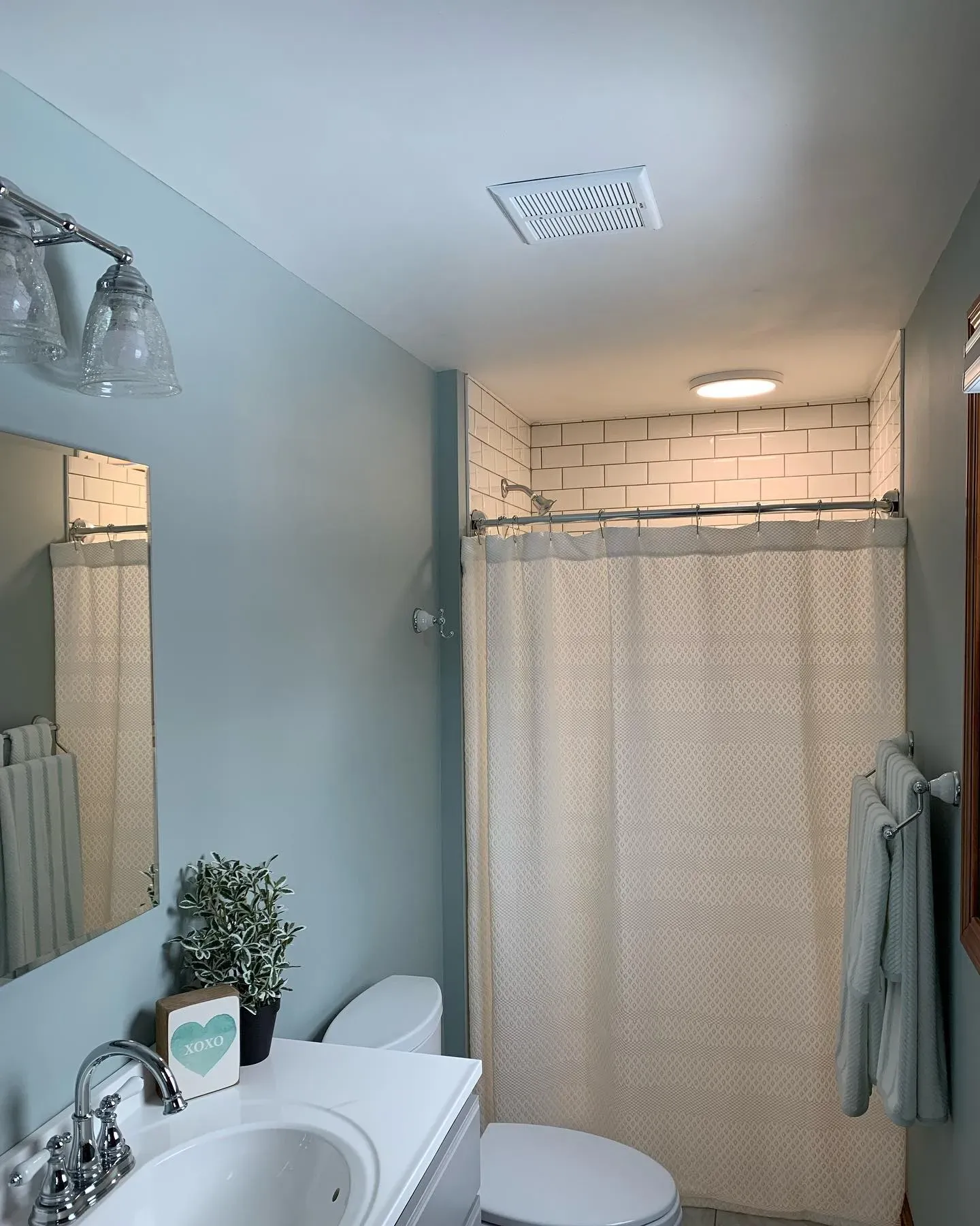 Benjamin Moore Beach Glass bathroom color review