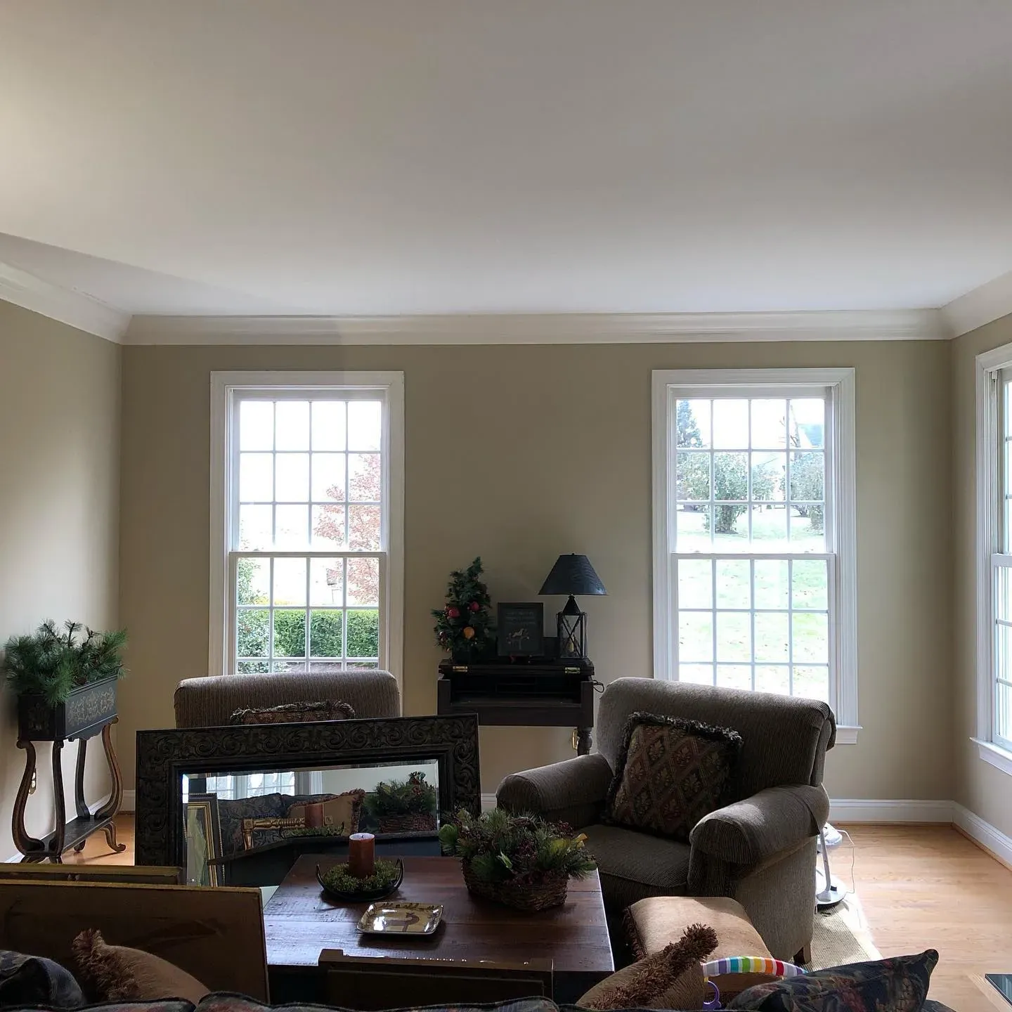 Benjamin Moore HC-82 living room paint