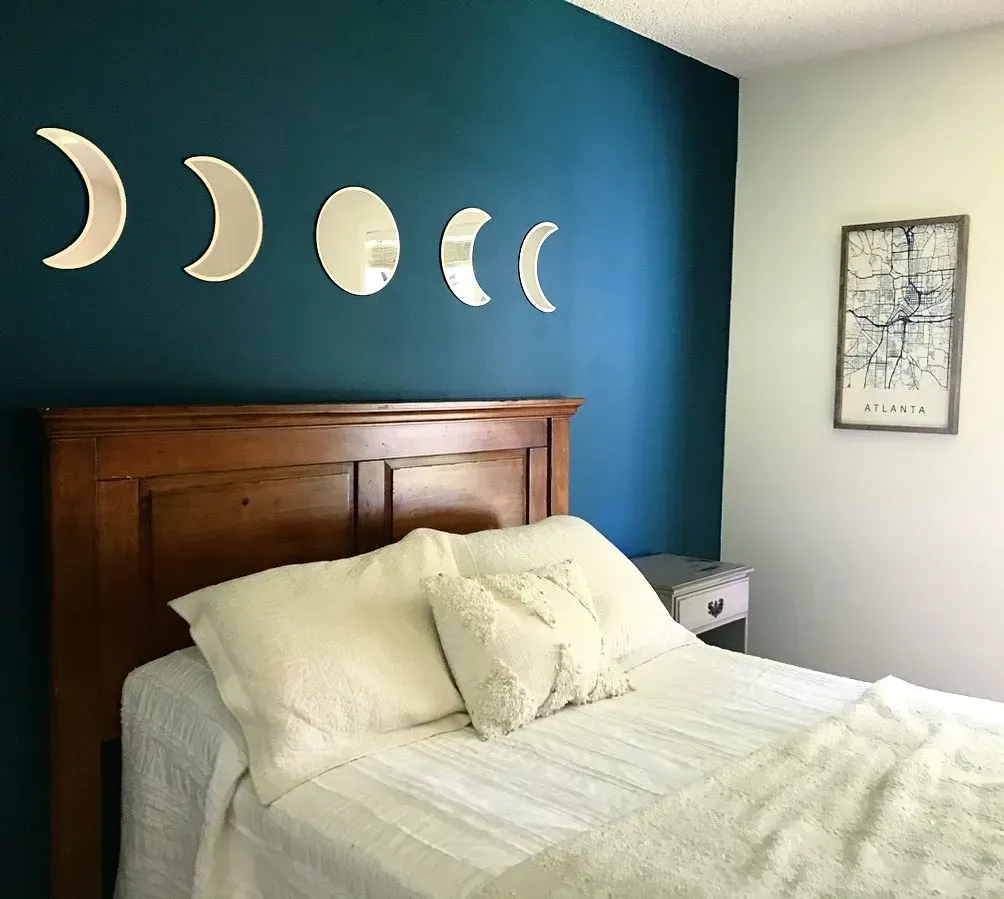 Benjamin Moore Bermuda Turquoise bedroom paint